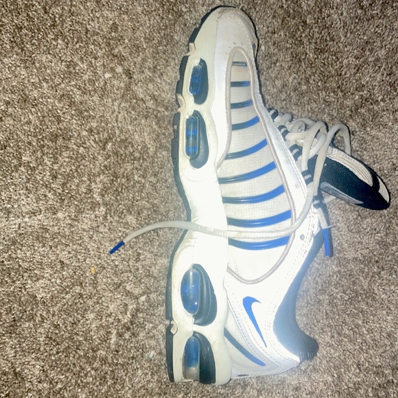 There in good condition and just a heads up the bottom of...